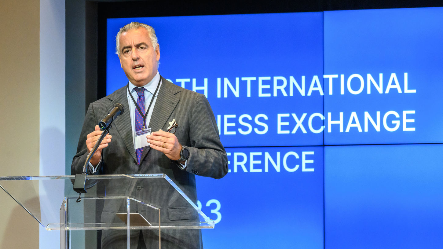 Fernando Napolitano President & CEO, NEWEST