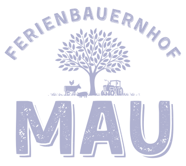 Logo vom Ferienbauernhof Mau mit Bauernhof- und Ostsee-Elementen, Symbol für Familienurlaub in der Natur