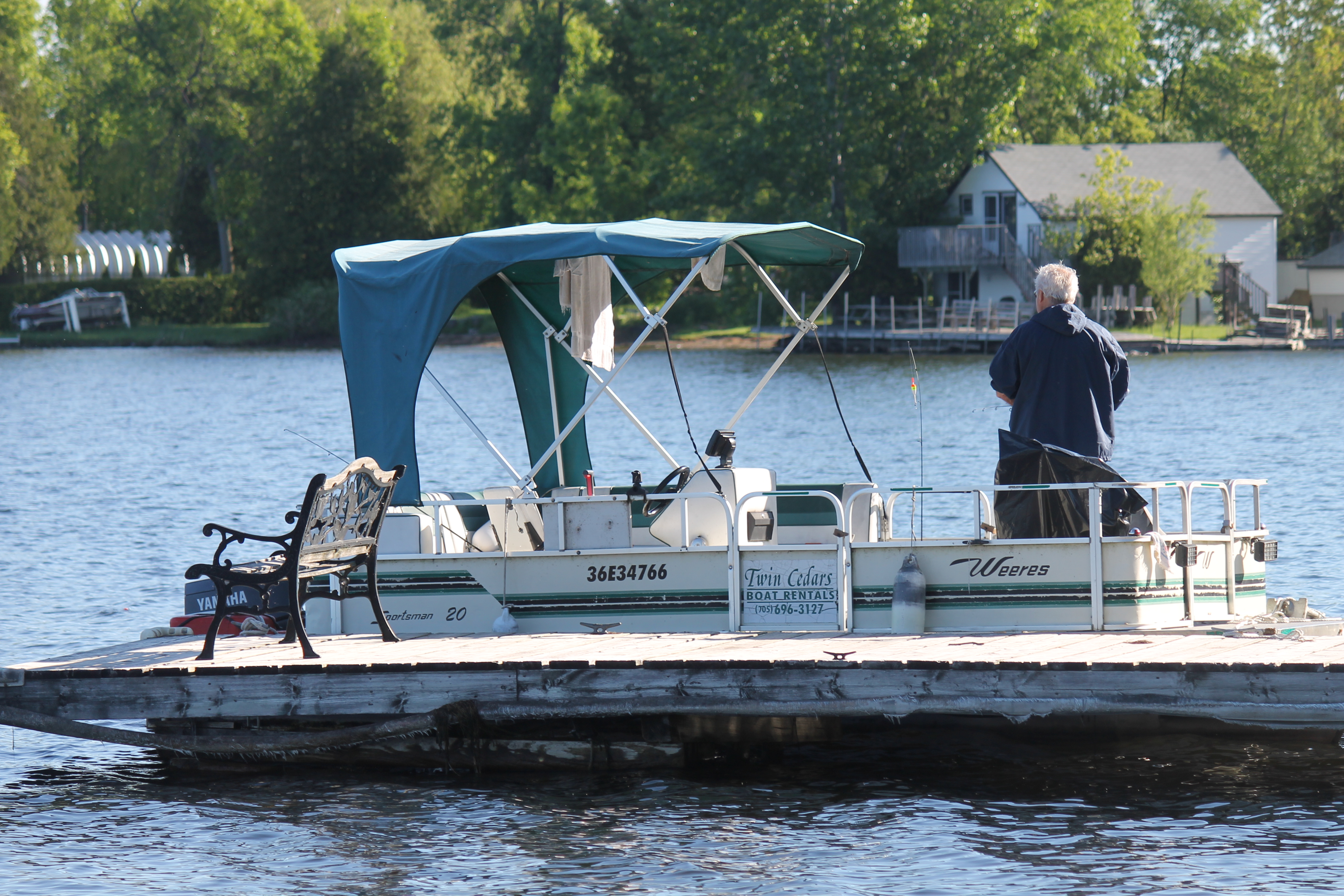 Twin Cedars Cottages And Marine Gas Bar