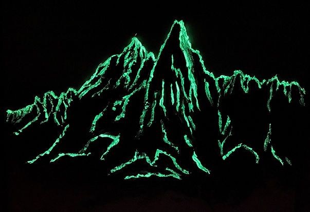 GlowingMountains_TItel.JPG