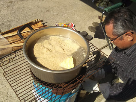 ロケットストーブで筍煮