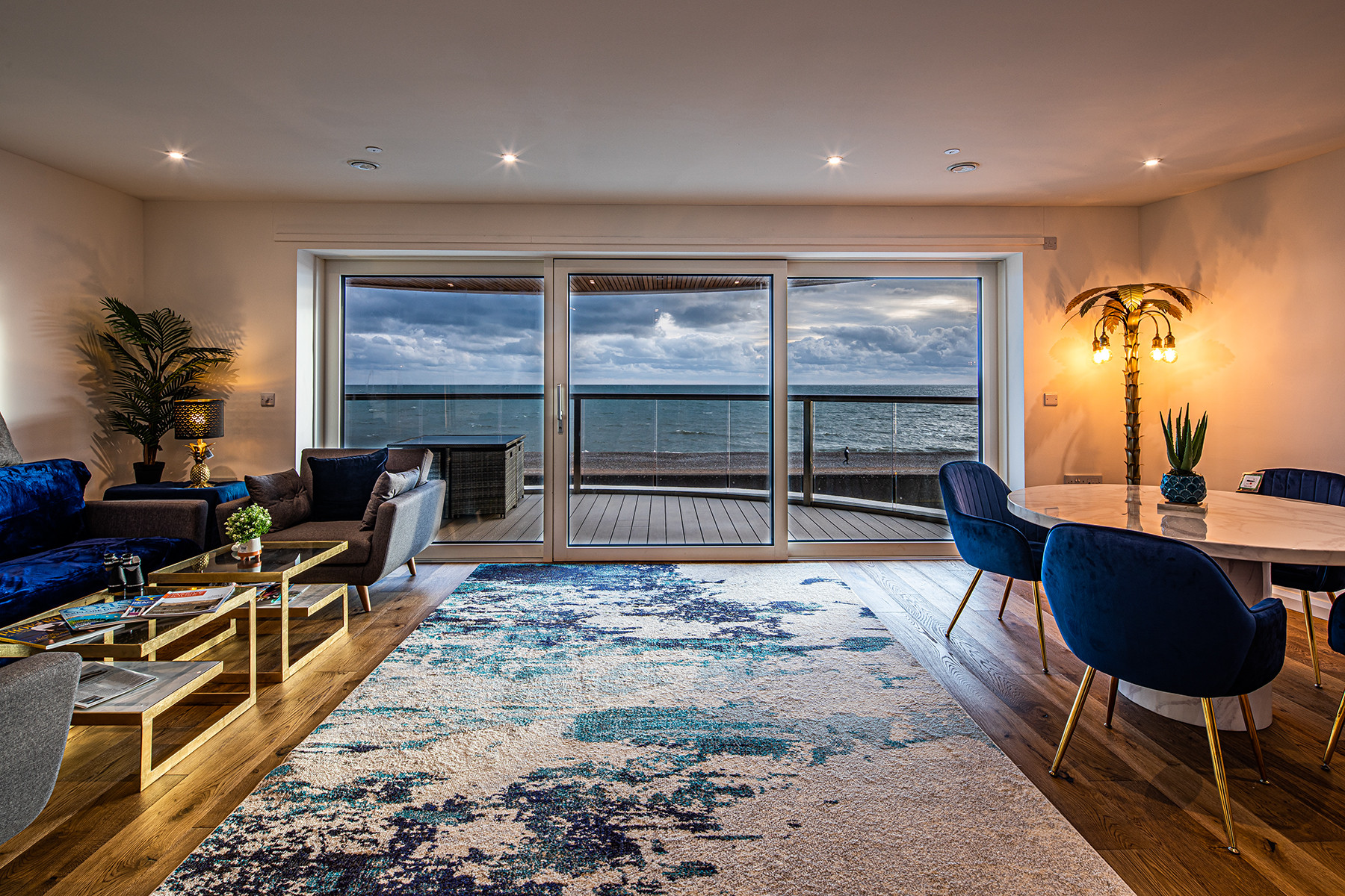 Seaton Beach apartments l Stylish, high spec interiors