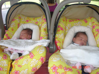 homeless baby twins. mommy and me group Project Hawai’i, Inc. helping homeless keiki