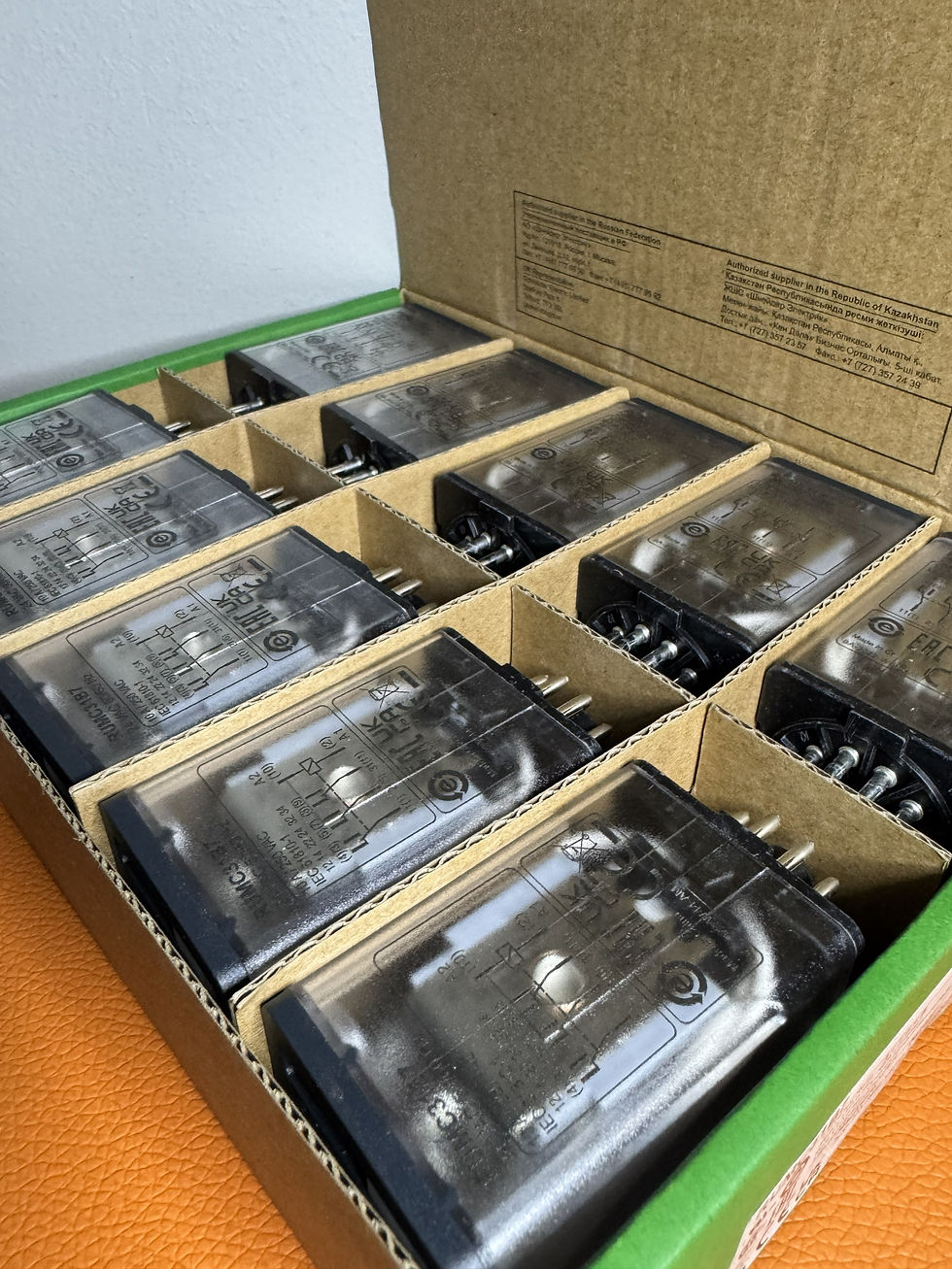 Küçük resim: Schneider RUMC31B7 24VAC 3K 11 Pin Soketli Röle