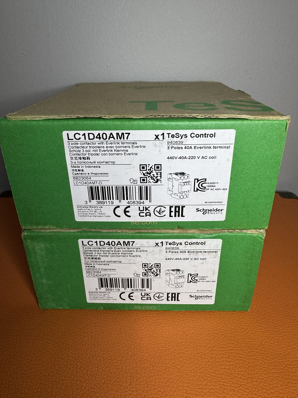 Küçük resim: Schneider LC1D40AM7 Tesys D 380V AC 3P Ac3 40A Kontaktör