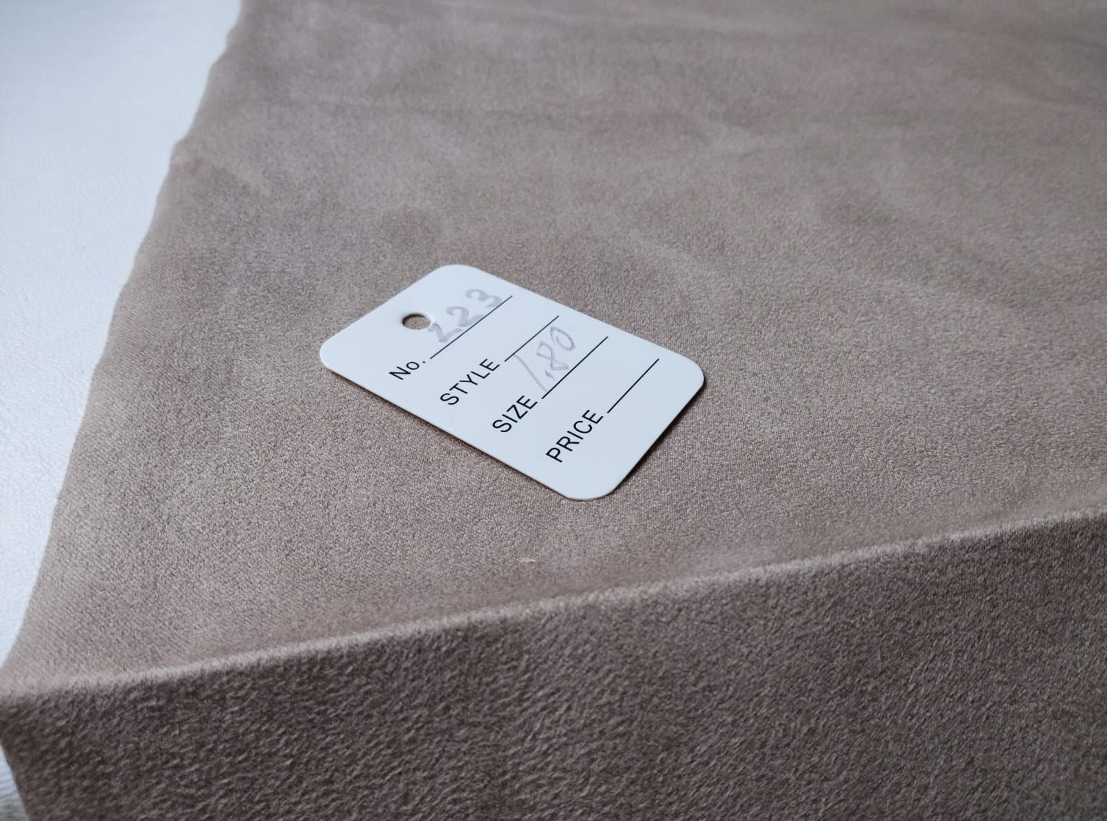 223/SKU Remnant - 1.80 M