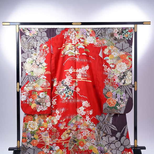 K313
赤地大輪花扇面ひいな