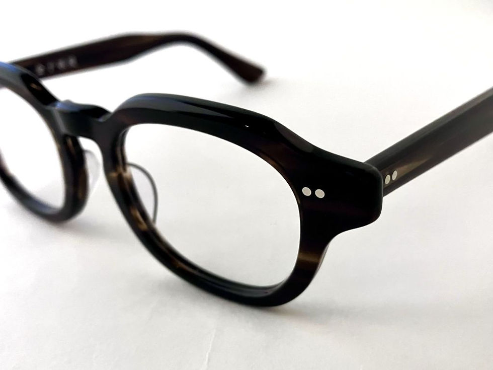 太縁フレームが入荷しました