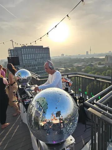 Rooftop DJ