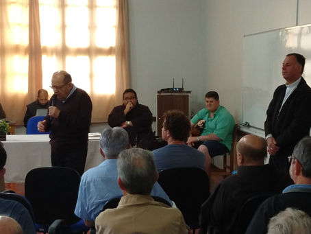 BISPOS VISITAM OS FREIS