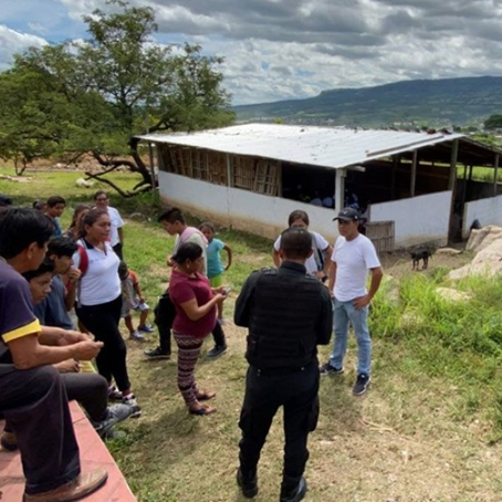 Amenazan con quemar escuela antorchista en Chiapas