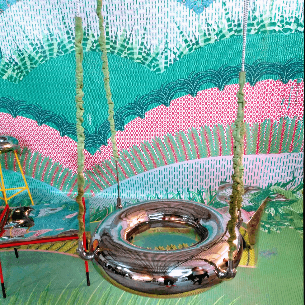 נדנדה מעוצבת בצורת נדנדת פנימית של גלגל אבל מטלית, של סטודיו מג'נטה ממוחשב עמינדב. צילום עדי ברטשניידר 