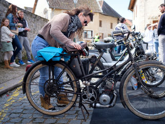 mobylette ceyzerieu jamais deux 103