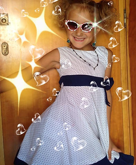 Megan, figlia di Rony e Alessia, giovane talento del Circo Rony Roller, pronta a portare avanti la tradizione familiare con p