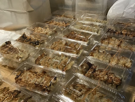 たまり食堂餃子販売。