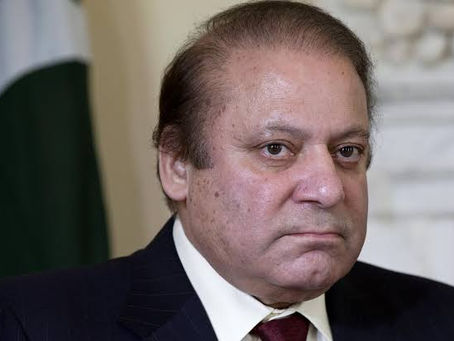 Former Pakistan PM Sharif suffers heart attack