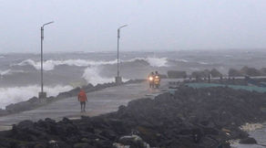 Cyclone Nivar makes landfall in  Tamil Nadu state