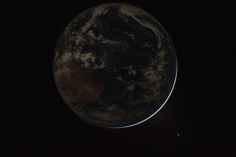 Artemis_II_Captures_Dark_Side_of_the_Earth.jpg