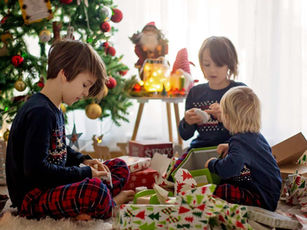 The Best 2021 Holiday Presents for Our Preteen, Teenage, and College Aged Grandchildren and What They Want As Presents for The Holidays 2021