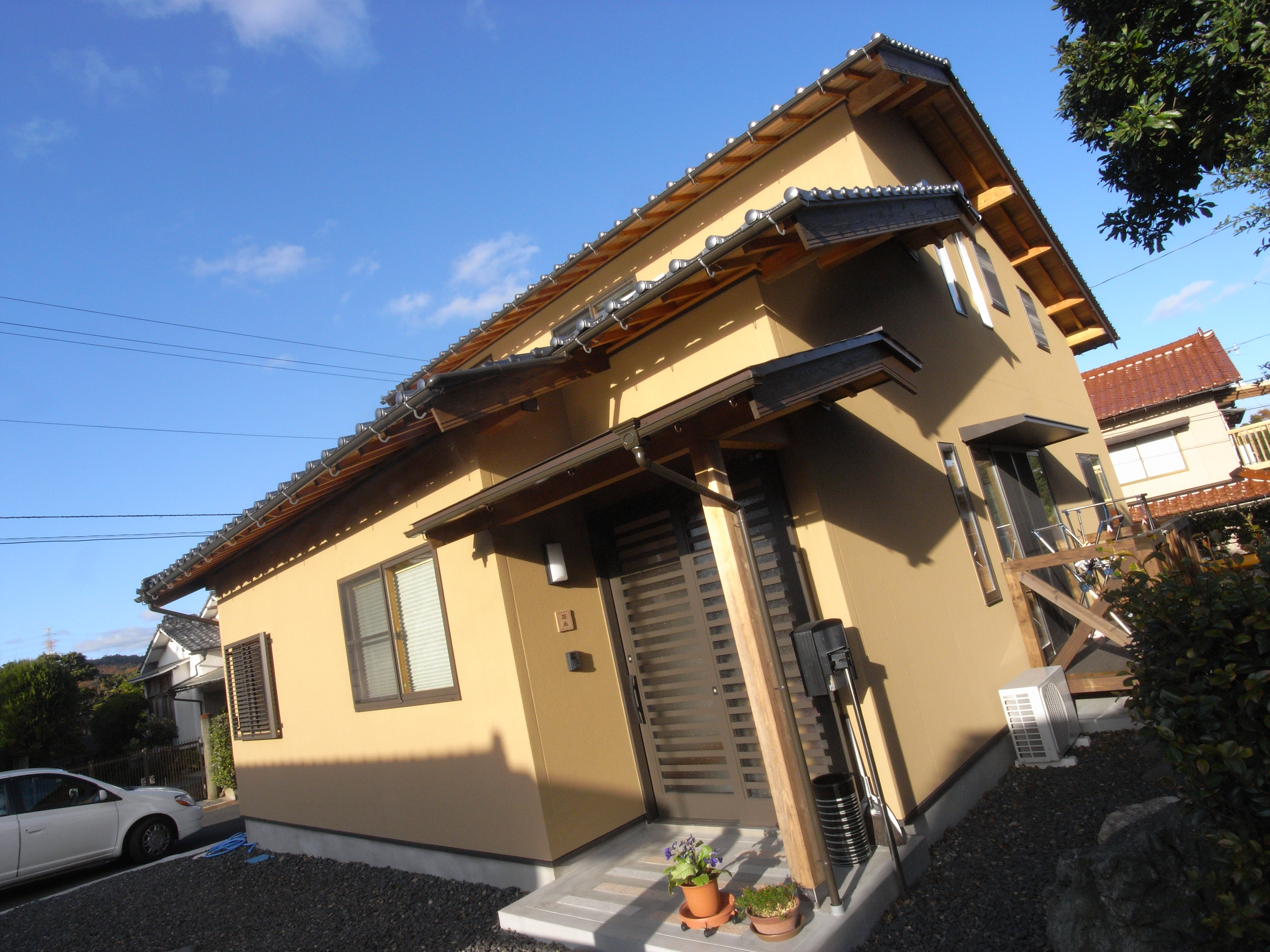 隠岐の地松が支える家