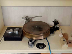 LPもCDもファイルのダウンロードも、すべて音楽を伝える媒体である