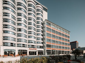 Kellogg’s Silo Hotel John & Will