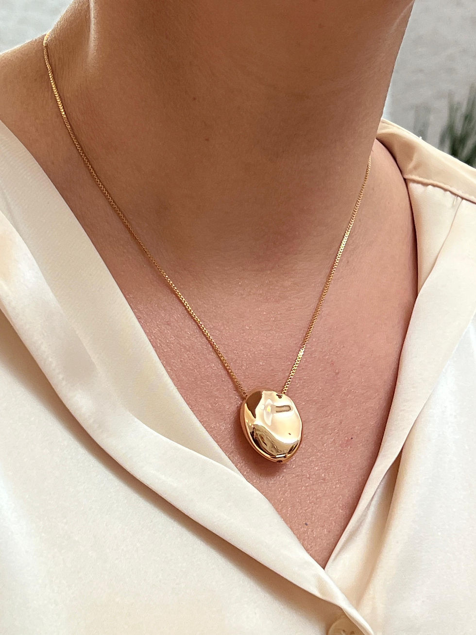Miniatura: Colar Dourado com Pingente Orgânico