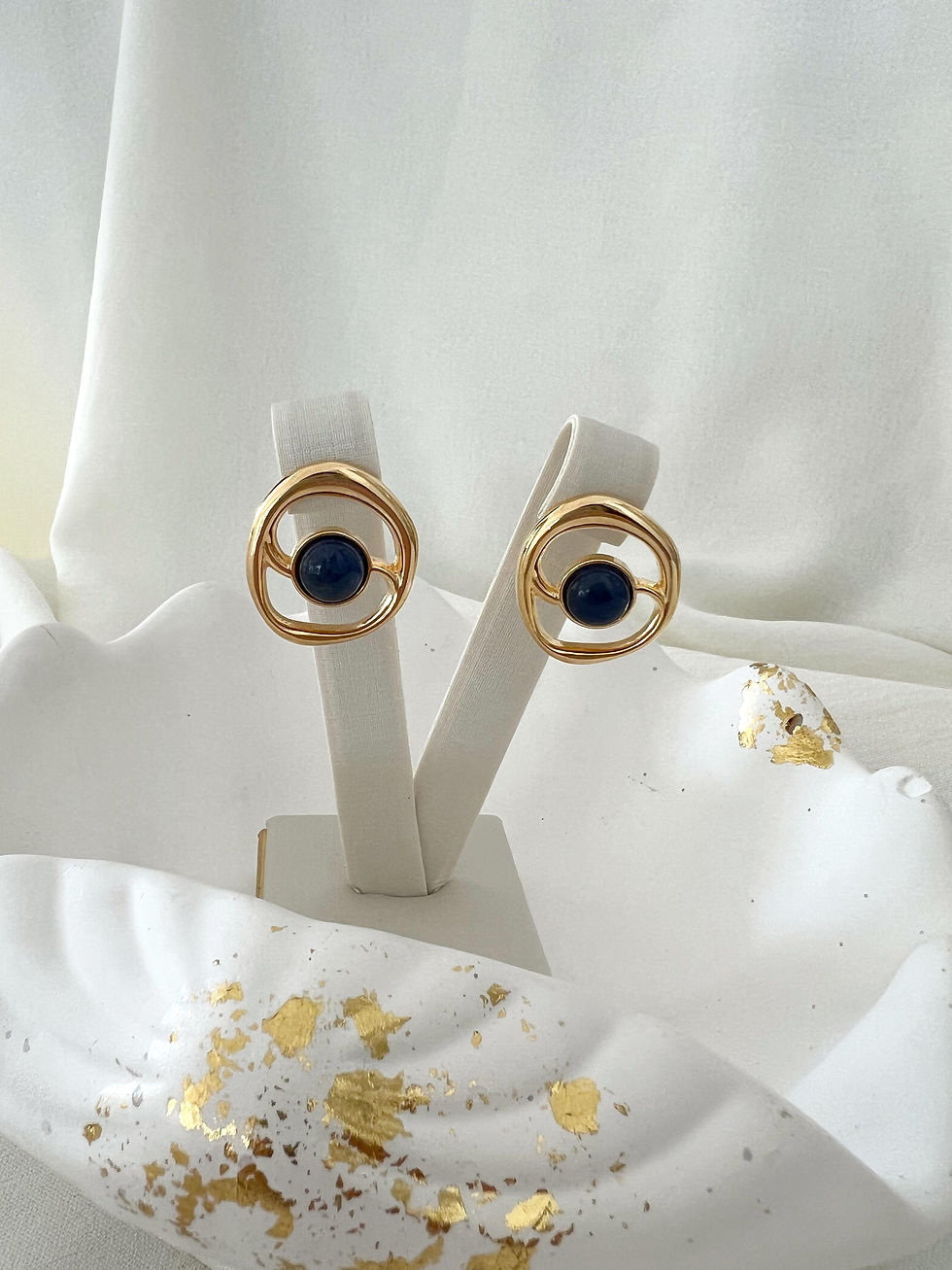 Miniatura: Brinco Dourado em Sodalita Eclipse