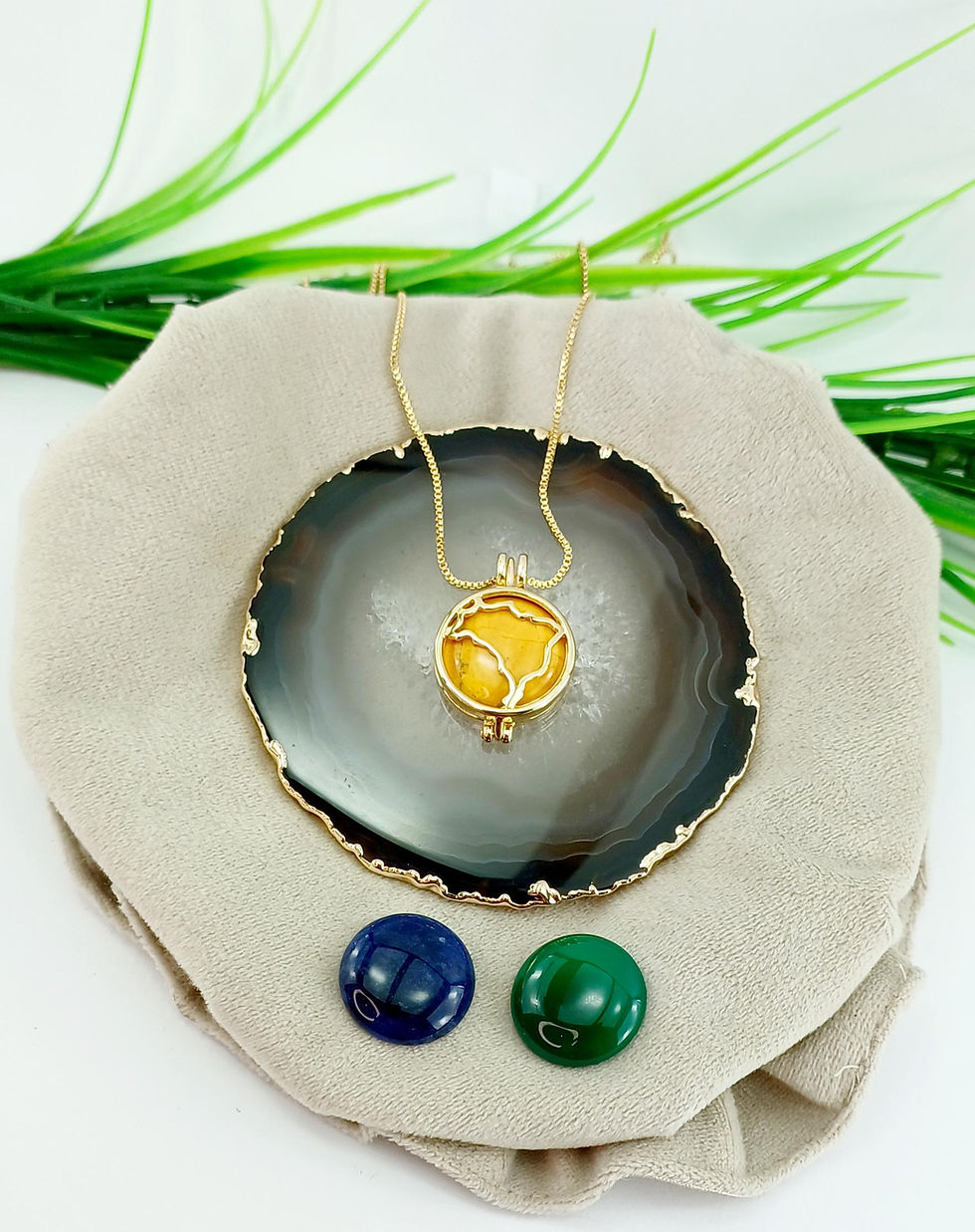 Miniatura: Relicário banhado a ouro, Mapa do Brasil