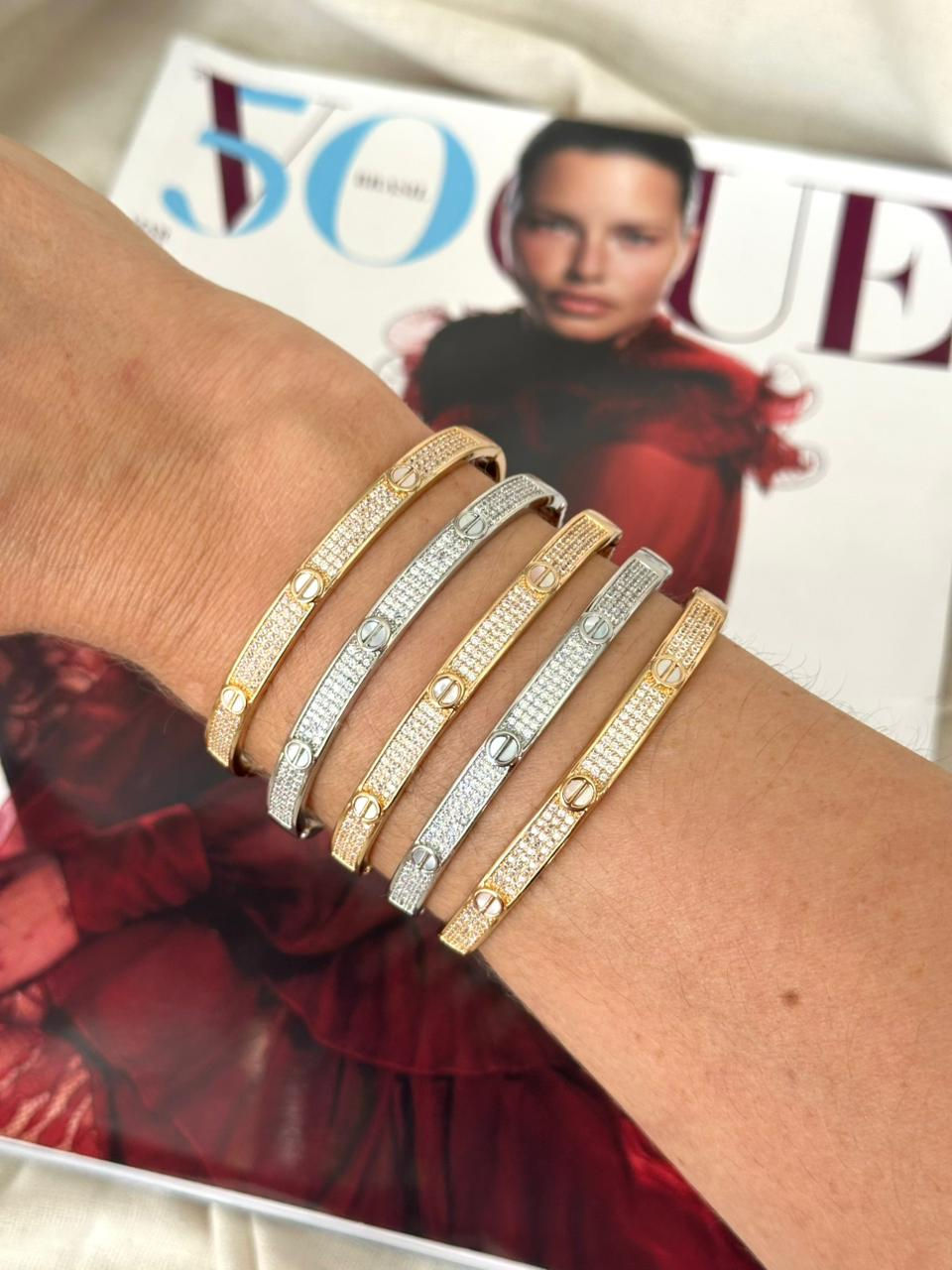 Miniatura: Bracelete dourado cravejado