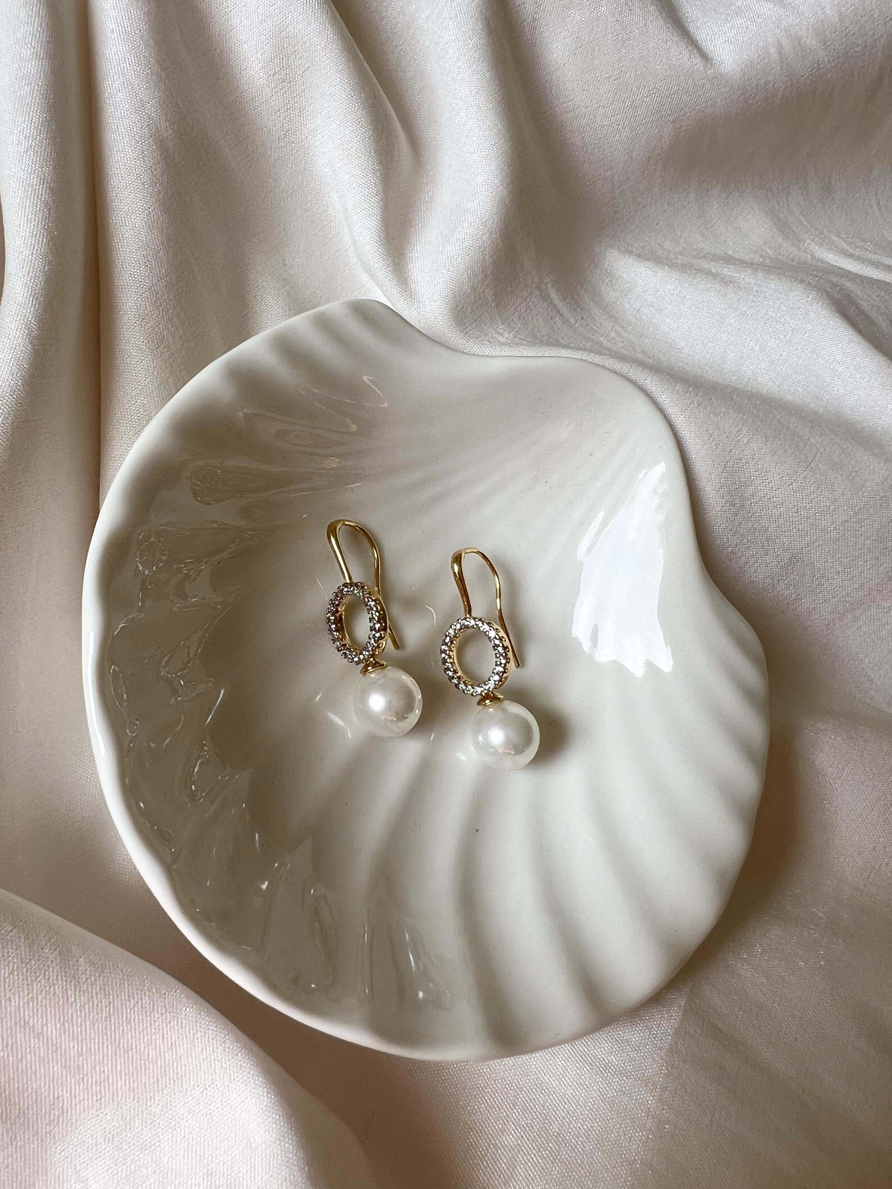 Brinco em Pérola com Ródio Branco - Pino de Encaixe Anzol