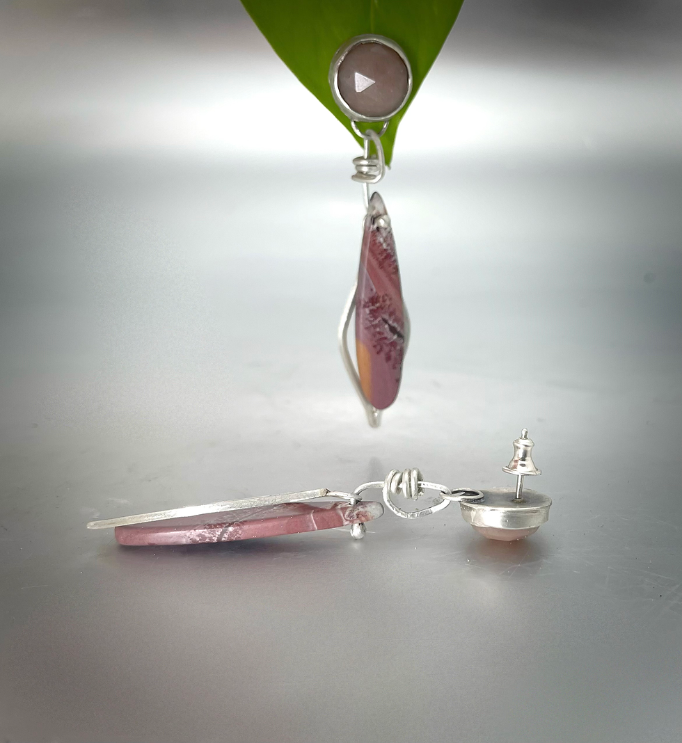 Thumbnail: Muted dragonfly Earrings in soft pink