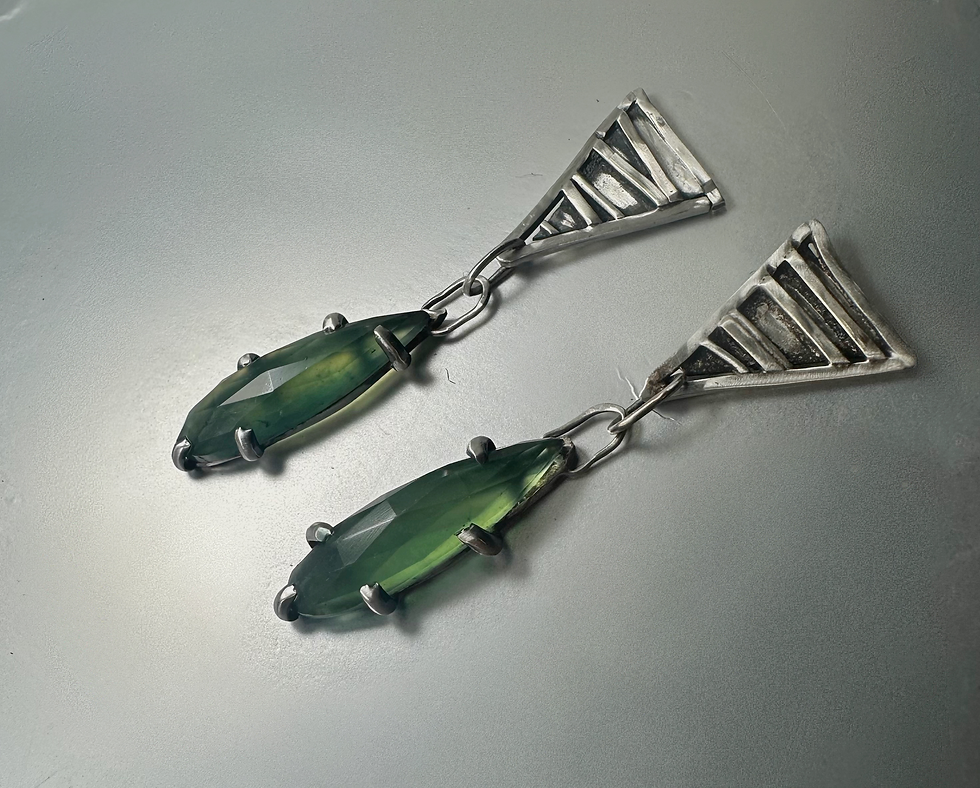 Green Serpentine Lines and Prongs sterling Earrings