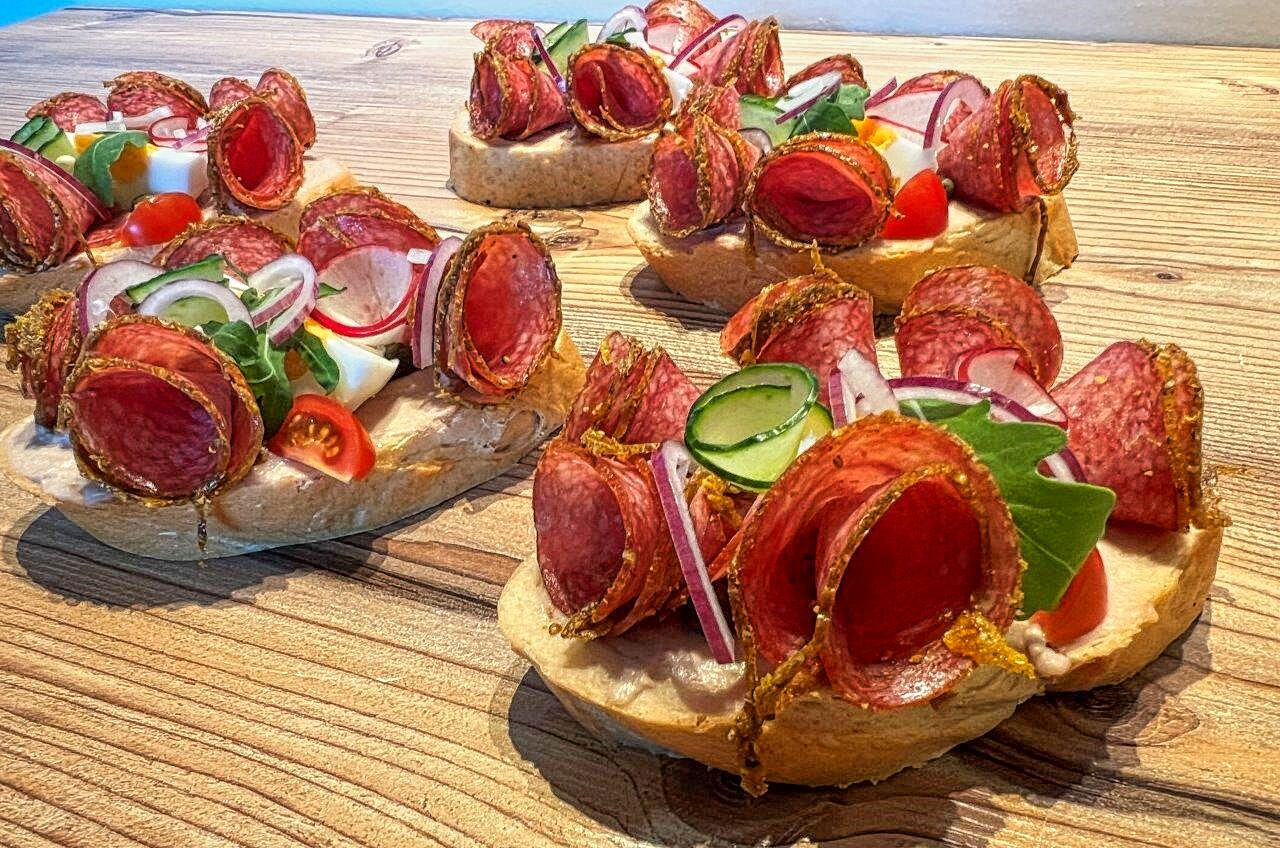 Thunfischkaperncreme/Pfeffersalami