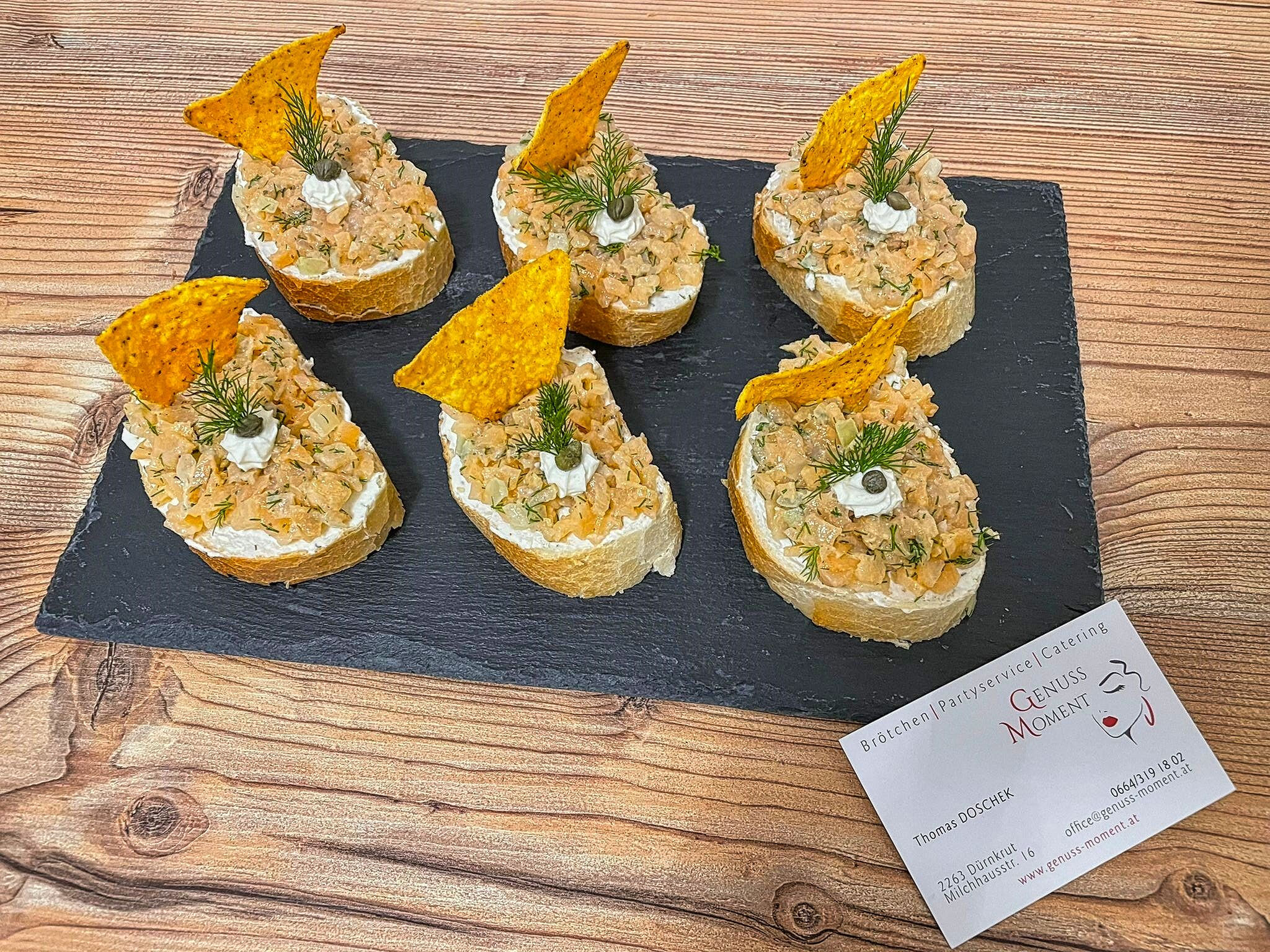 Lachstatar-Häppchen