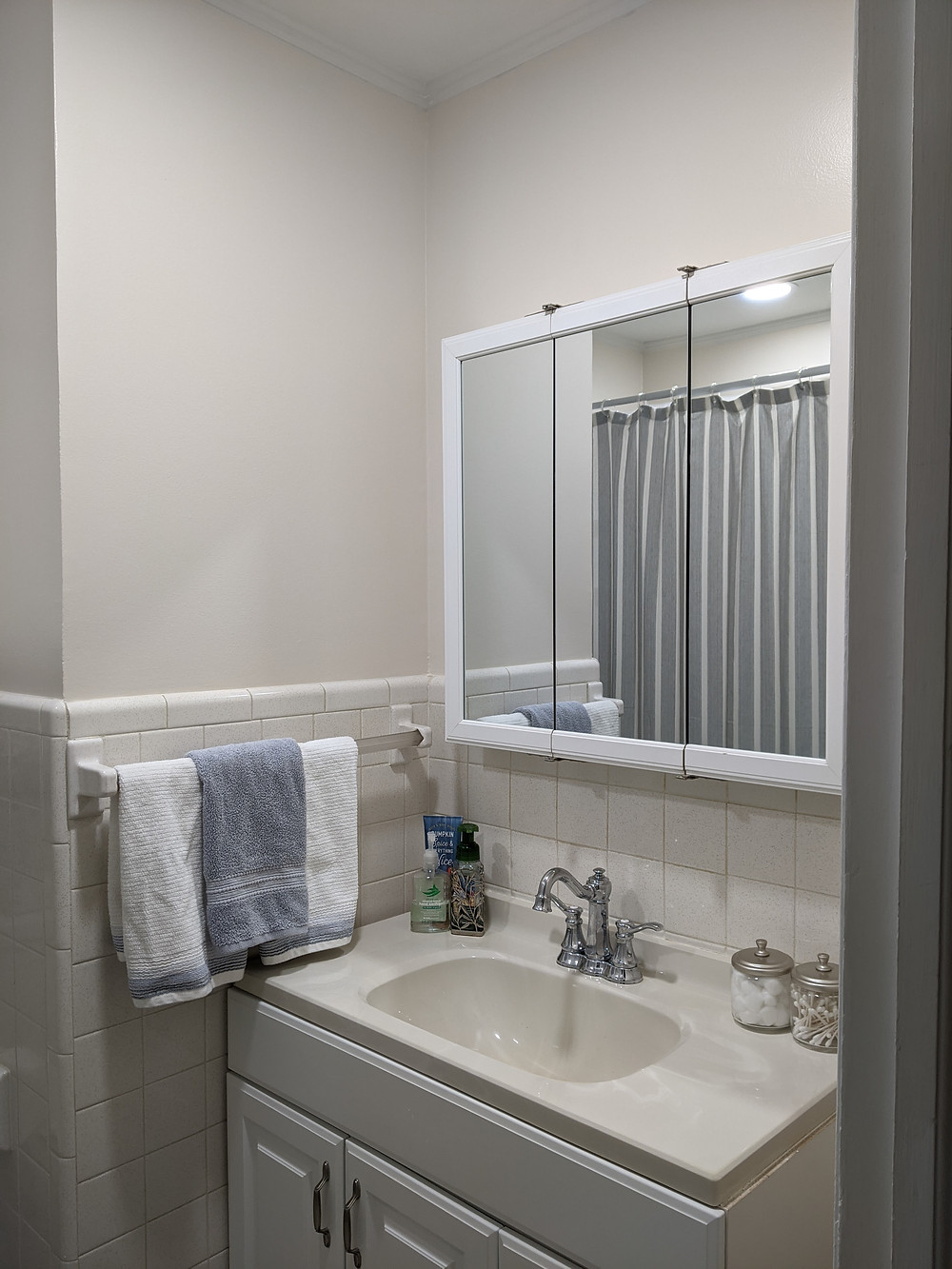 Our Two Year Home Anniversary + Updates - amanda macgregor - joseph centineo - home lifestyle - bathroom