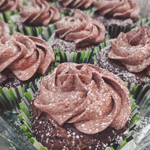 Let It Snow Chocolate Cupcakes