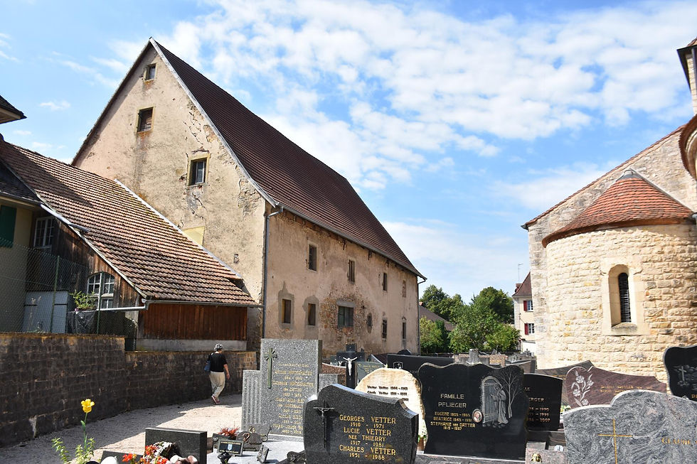 FELDBACH, Église prieurale Saint-Jacques, l'absidiola meridionale e a sinistra l'antico corpo conventuale