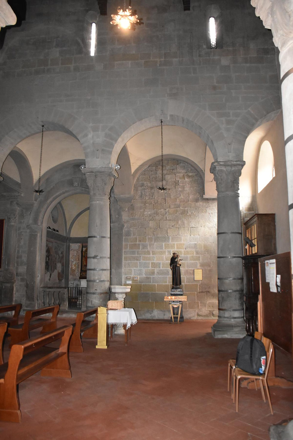 STIA, Pieve di Santa Maria Assunta, vista trasversale sulle prime campate