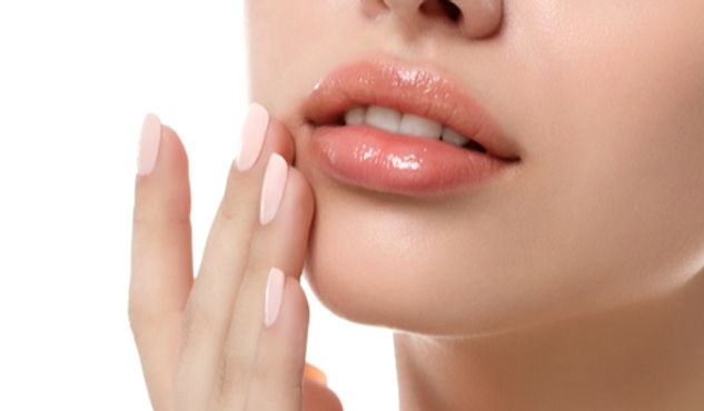 Lippenvolumen / Lippen aufspritzen bei !be natural med in Prien am Chiemsee