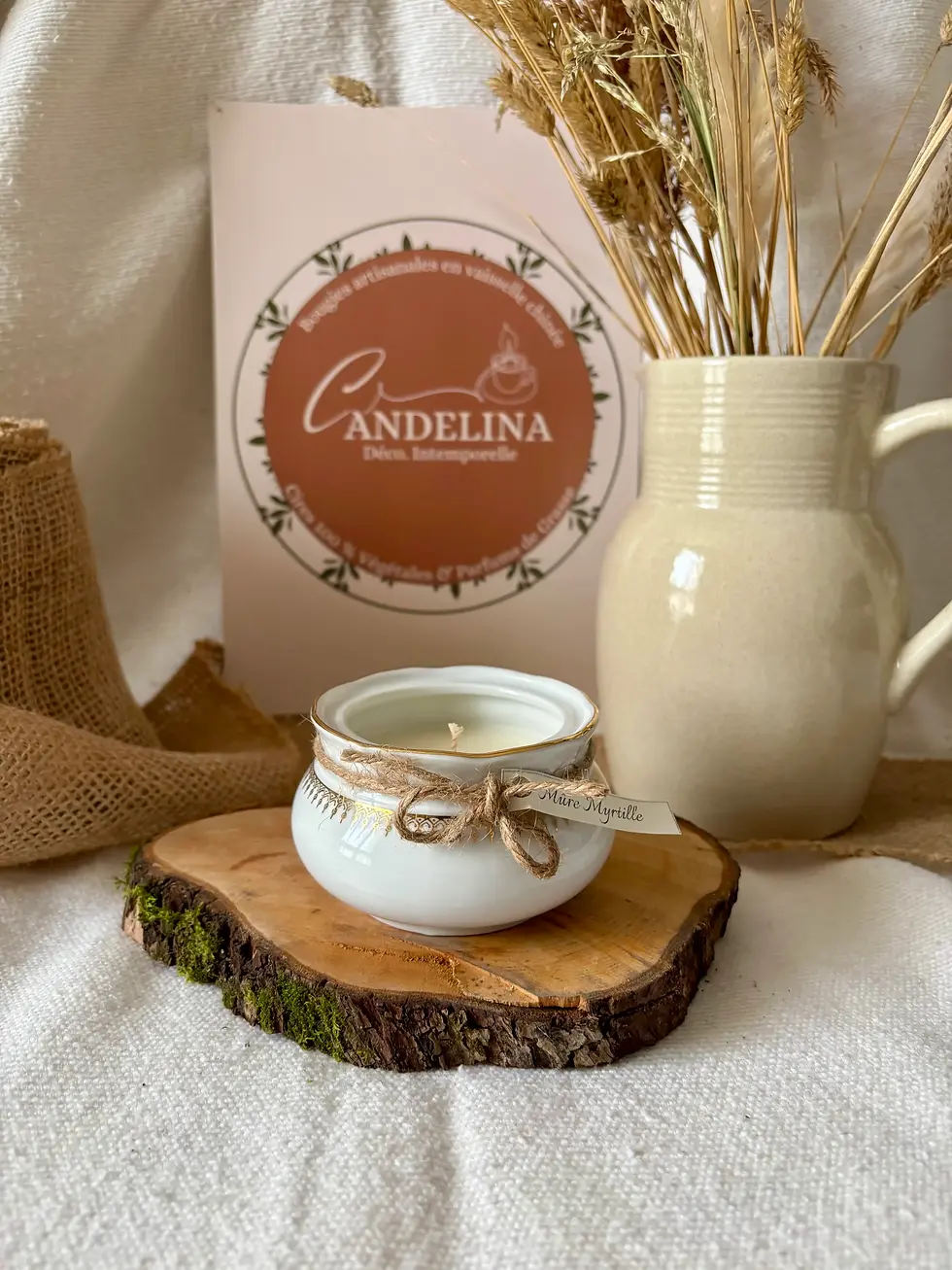 Bougie mûre myrtille artisanalement coulée en vaisselle chinée