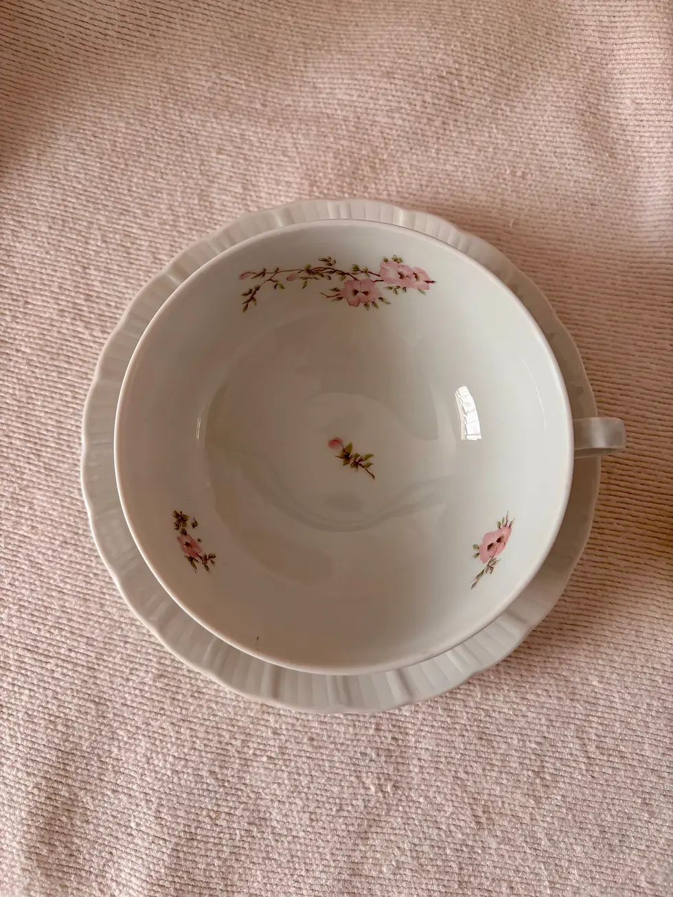 Miniature : Tasse à thé porcelaine de Limoges Amandine