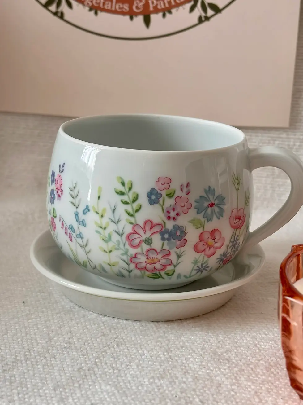 Miniature : Tasse à thé en porcelaine vintage