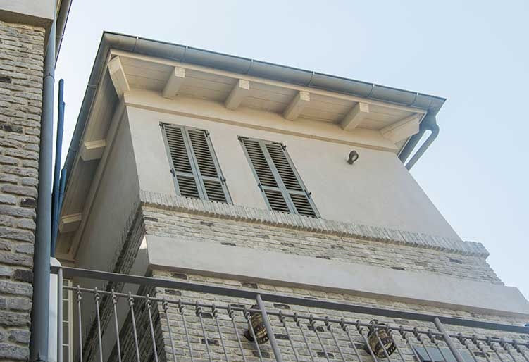 חיפויי חוץ ומעטפת הבית בבריקים