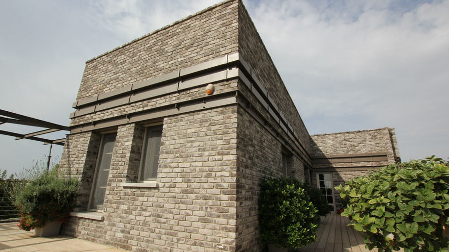 חיפויי חוץ ומעטפת הבית בבריקים