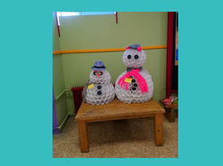 Χιονάνθρωποι από πλαστικά ποτήρια