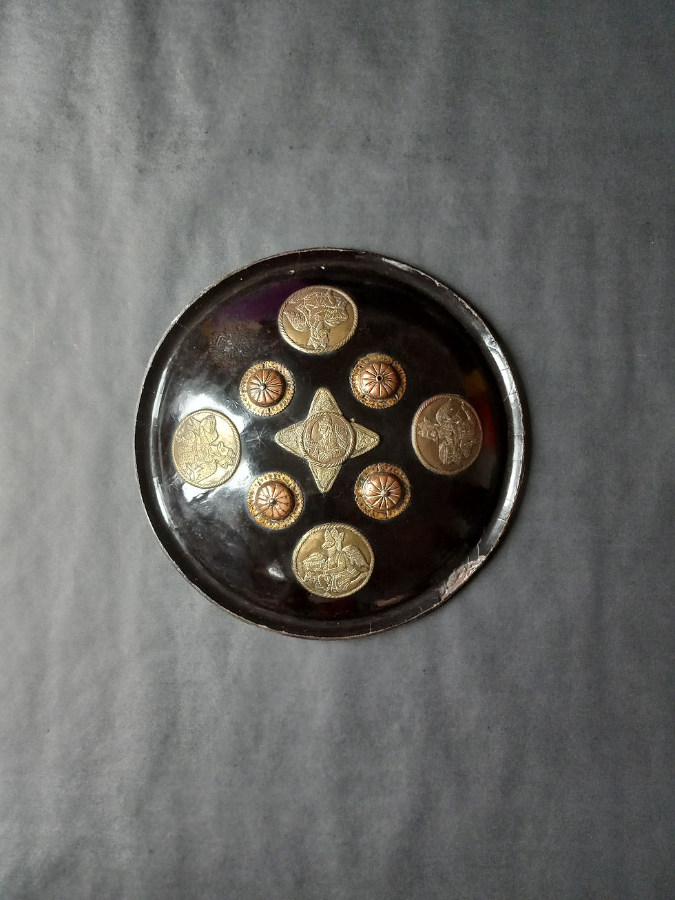 Hide Indian Dhal shield