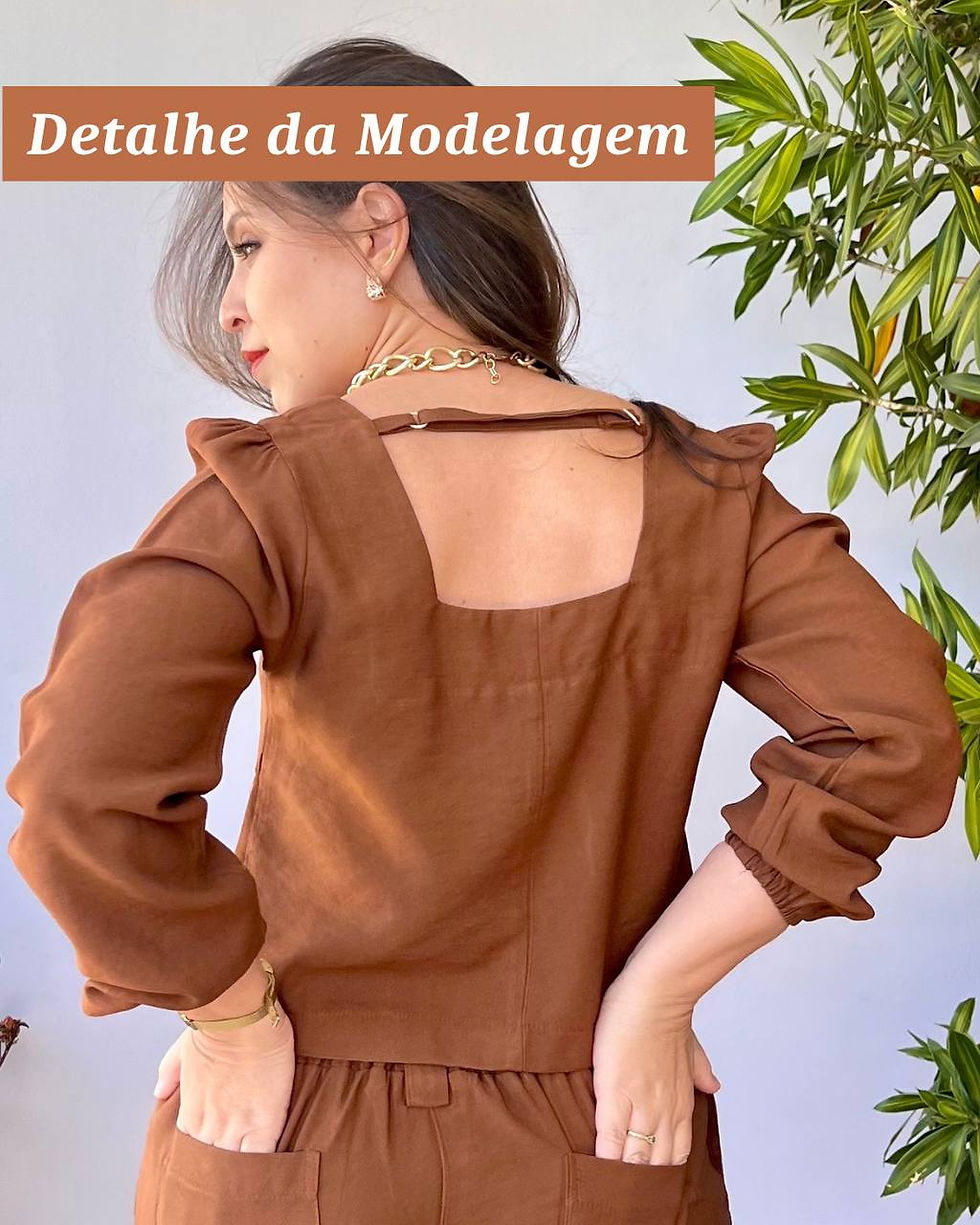 Miniatura: | Blusa Decote Quadrado |