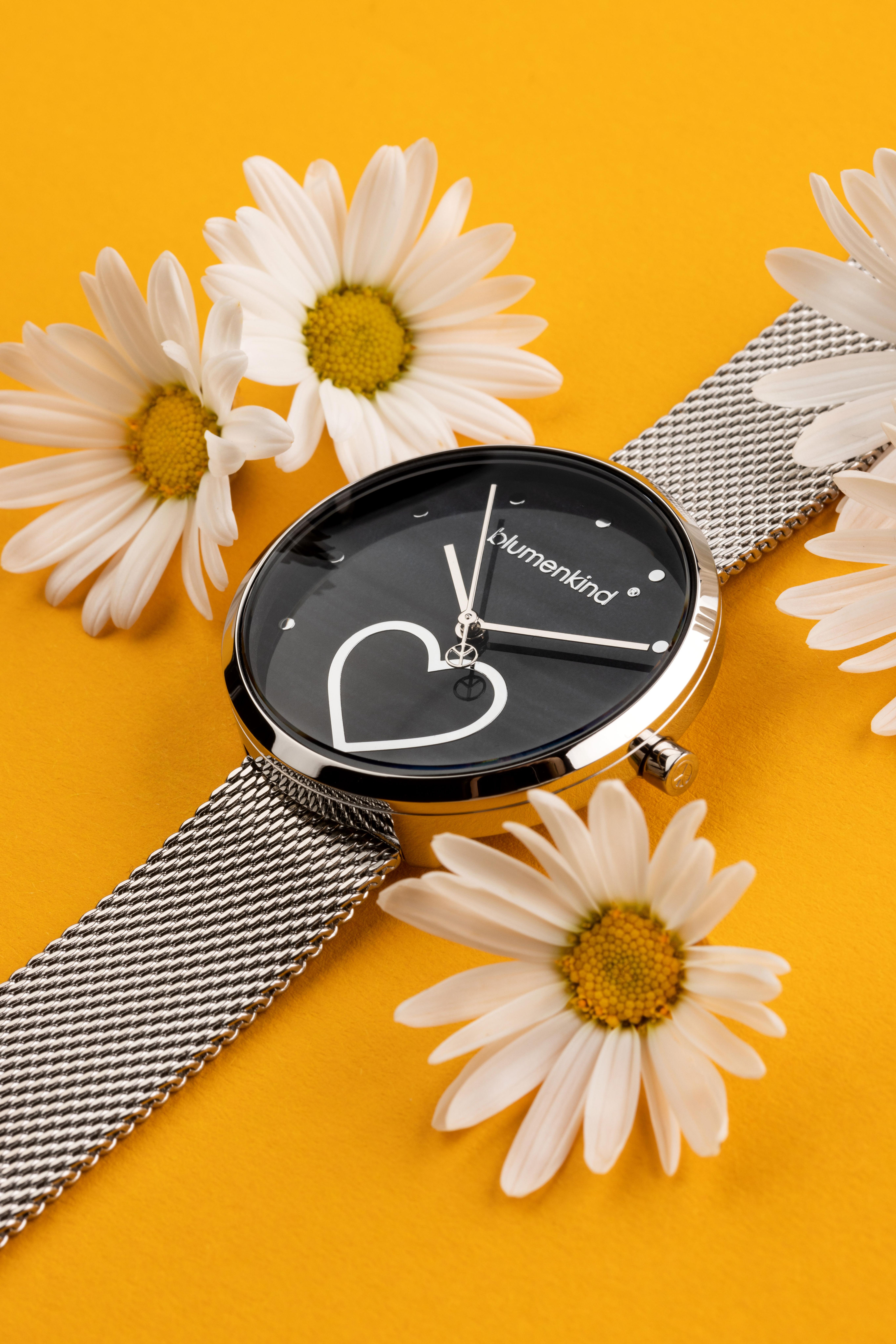 LOVE - Blumenkind Uhr (Mesh Armband)