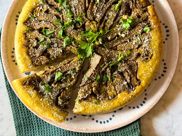 Pizza Tatin di Carciofi: ricetta facile, profumata e veloce da preparare